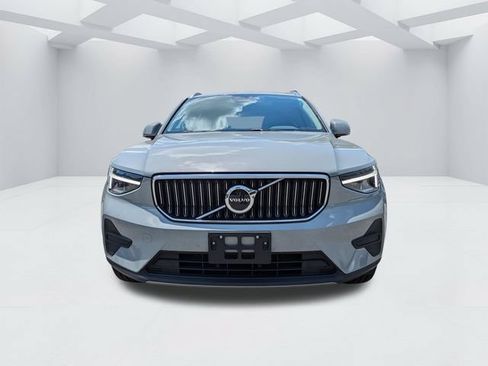 Certified 2025 Volvo XC40 B5 Core AWD/4WD image 11