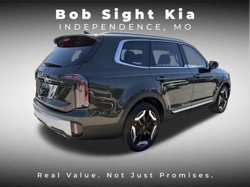Certified 2024 Kia Telluride EX FWD image 15