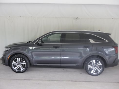 Used 2023 Kia Sorento SX Prestige w/ Panoramic Sunroof Package AWD/4WD image 25