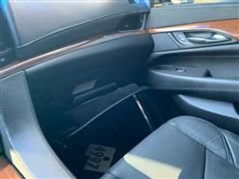 Used 2016 Cadillac Escalade ESV Premium image 32
