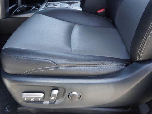 Used 2020 Toyota 4Runner SR5 Premium w/ Moonroof Package RWD image 23