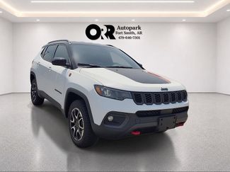 Used 2025 Jeep Compass Trailhawk AWD/4WD video 1
