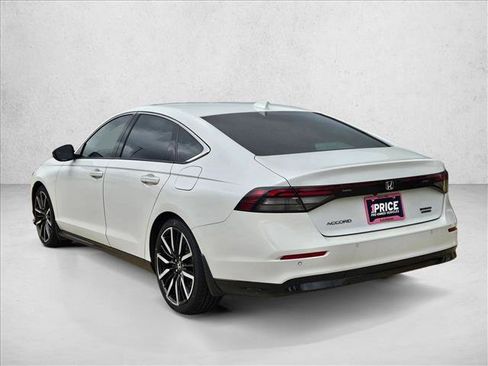 Used 2023 Honda Accord Touring image 7