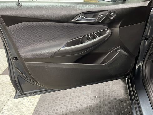 Used 2017 Chevrolet Cruze LT FWD image 11