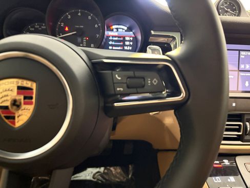 Certified 2026 Porsche Macan AWD/4WD image 38
