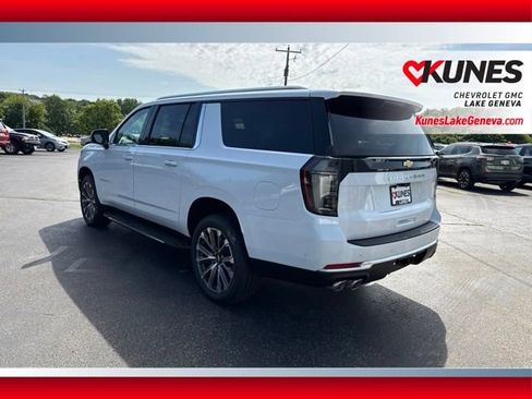 New 2026 Chevrolet Suburban High Country w/ Sun And Tow Package AWD/4WD image 8