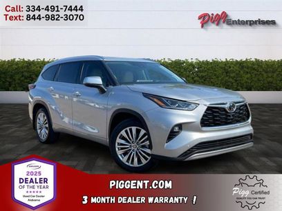 Used 2024 Toyota Highlander LE