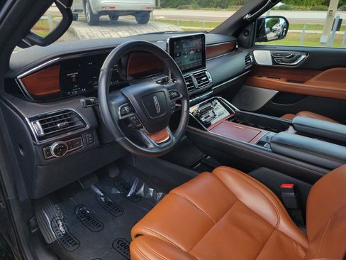 Used 2020 Lincoln Navigator Reserve w/ Equipment Group 208A Reserve AWD/4WD image 20