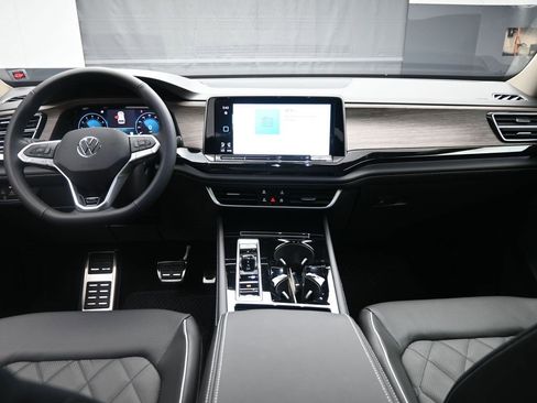 New 2025 Volkswagen Atlas SEL Premium R-Line image 9