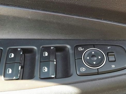 Used 2023 Hyundai Santa Fe SEL image 16