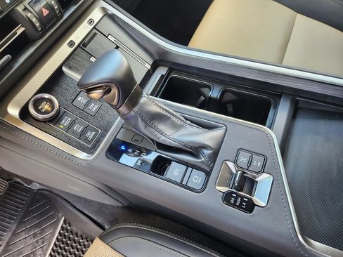 Used 2024 Lexus GX 550 AWD/4WD image 19