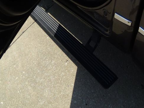 Used 2021 RAM 1500 Limited image 11