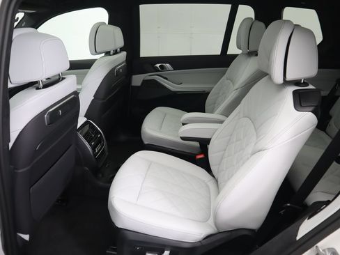 Used 2026 BMW X7 xDrive40i AWD/4WD image 22
