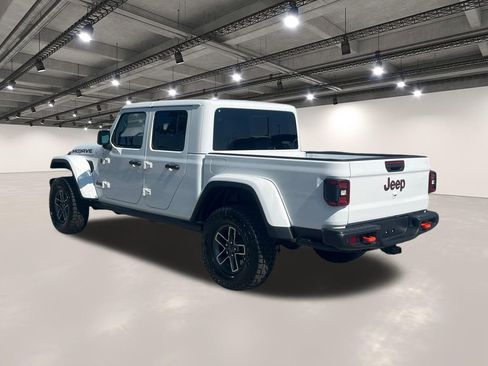 Used 2025 Jeep Gladiator Mojave AWD/4WD image 14