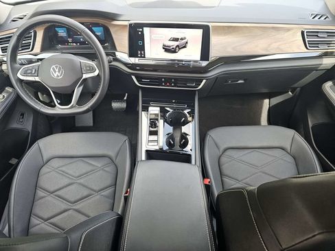 Used 2026 Volkswagen Atlas SE FWD image 15