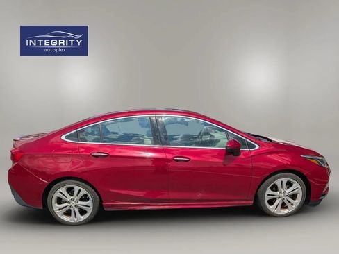 Used 2017 Chevrolet Cruze Premier FWD image 6