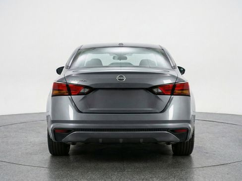 Used 2025 Nissan Altima 2.5 SV image 7