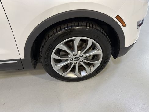 Used 2019 Lincoln MKC Select w/ Select Plus Package FWD image 29