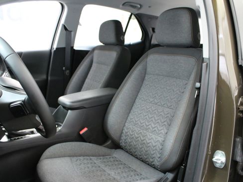 Used 2023 Chevrolet Equinox LT FWD image 24