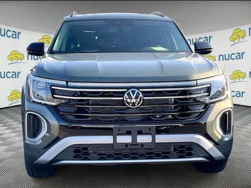 New 2026 Volkswagen Atlas Peak Edition image 3