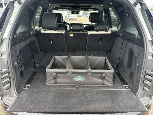 Used 2022 Land Rover Discovery HSE R-Dynamic AWD/4WD image 10