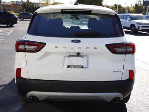 Used 2023 Ford Escape AWD image 4