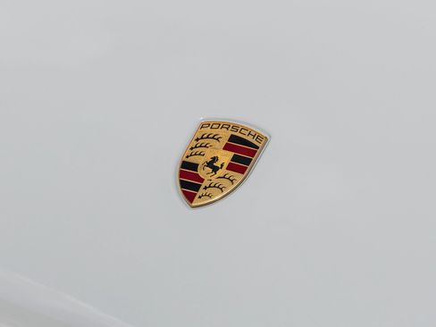 Certified 2026 Porsche Macan AWD/4WD image 18