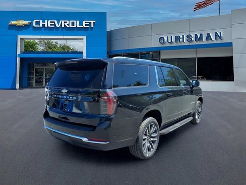 New 2026 Chevrolet Suburban LS w/ LS Custom Edition AWD/4WD image 3