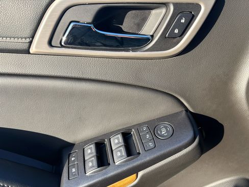 Used 2017 GMC Yukon Denali image 18