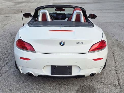Used 2011 BMW Z4 sDrive35is image 9