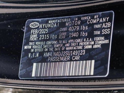 New 2025 Hyundai Elantra Limited image 26