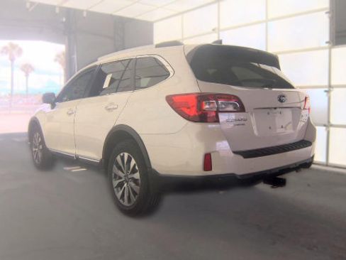 Used 2017 Subaru Outback 3.6R Touring w/ Popular Package #5A AWD/4WD image 5