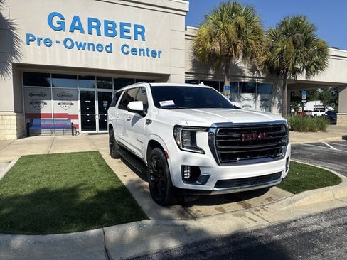 Used 2022 GMC Yukon XL SLT w/ SLT Premium Package AWD/4WD image 2
