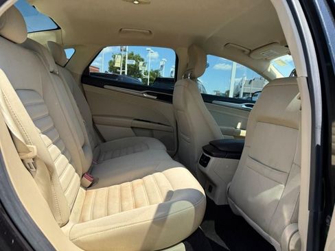 Used 2013 Ford Fusion SE FWD image 10