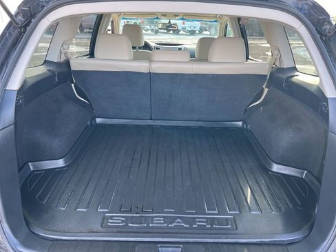 Used 2010 Subaru Outback 2.5i Limited image 7