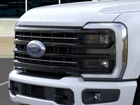 New 2025 Ford F250 Platinum w/ FX4 Off-Road Package image 39