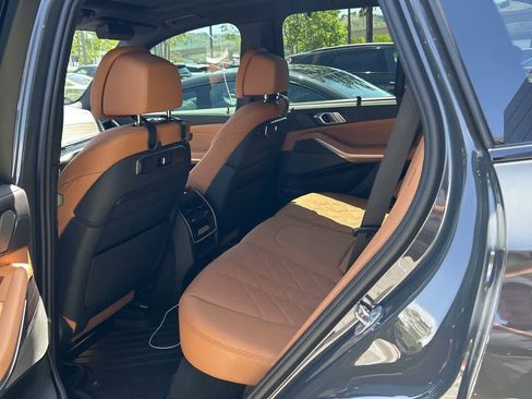 Used 2025 BMW X5 xDrive40i w/ Executive Package image 12