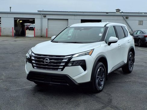 Used 2026 Nissan Rogue SV w/ Cold Weather Package FWD image 2