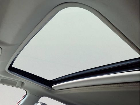 Used 2017 Toyota RAV4 XLE AWD/4WD image 19