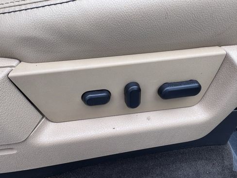 Used 2012 Ford F150 Lariat w/ Lariat Chrome Pkg image 22