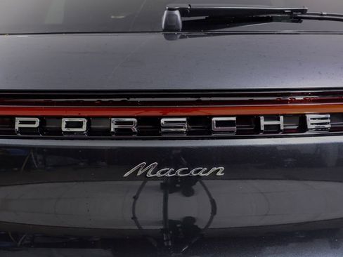 New 2026 Porsche Macan image 13
