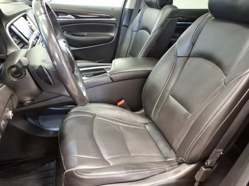 Used 2019 Buick Enclave Avenir w/ Avenir Technology Package image 17