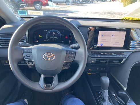 Used 2025 Toyota Camry LE image 20