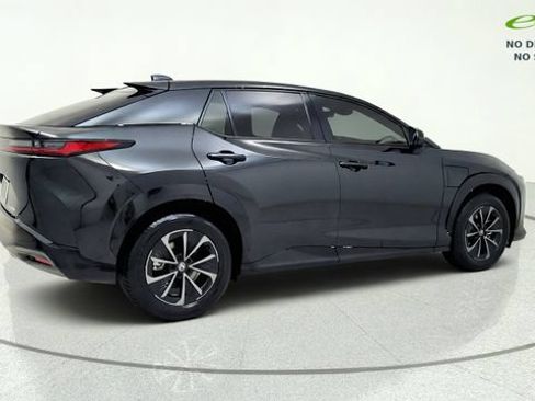 Used 2026 Lexus RZ 350e 2WD w/ Convenience Package image 9