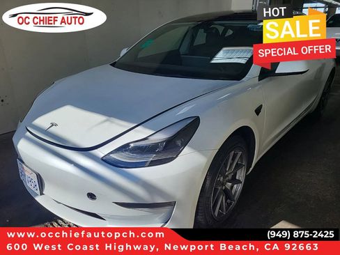 Used 2023 Tesla Model 3 Standard Range image 1
