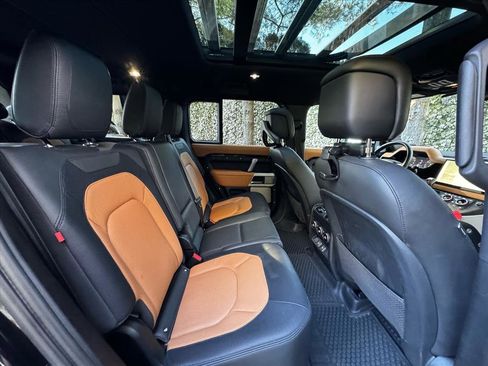 Used 2024 Land Rover Defender 130 X-Dynamic SE image 24