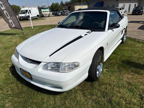 Used 1996 Ford Mustang Convertible RWD image 31