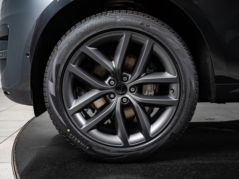 New 2026 Land Rover Range Rover Sport SE AWD/4WD image 13