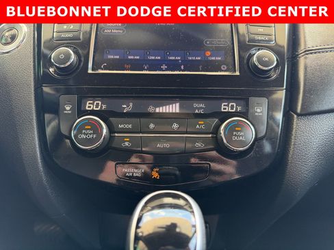 Used 2019 Nissan Rogue SL AWD/4WD image 17