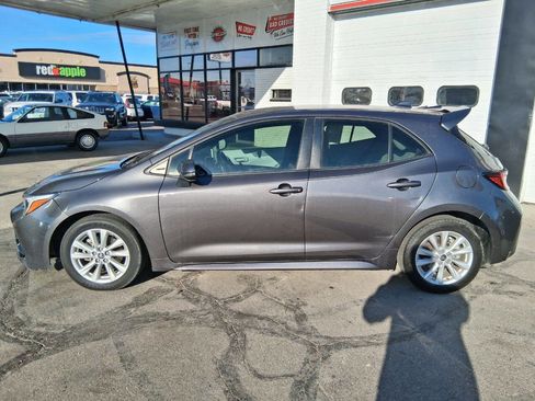 Used 2023 Toyota Corolla SE image 2